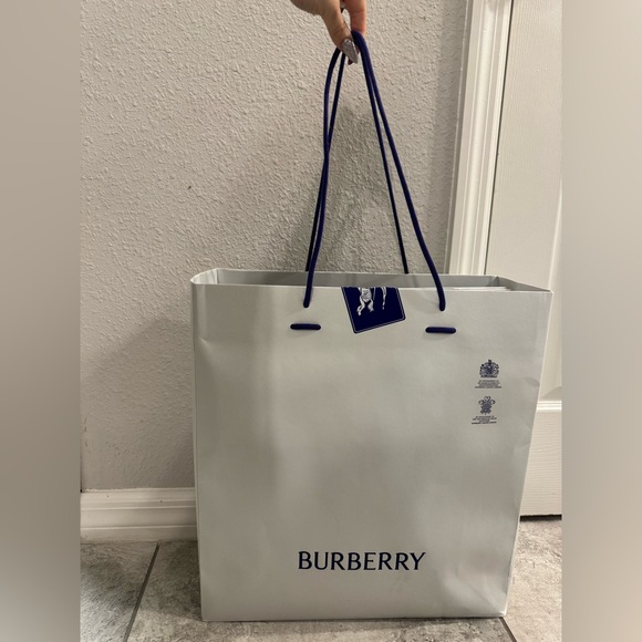 BURBERRY, Guerlain, VERSACE shopping bags haul - Picture 5 of 5